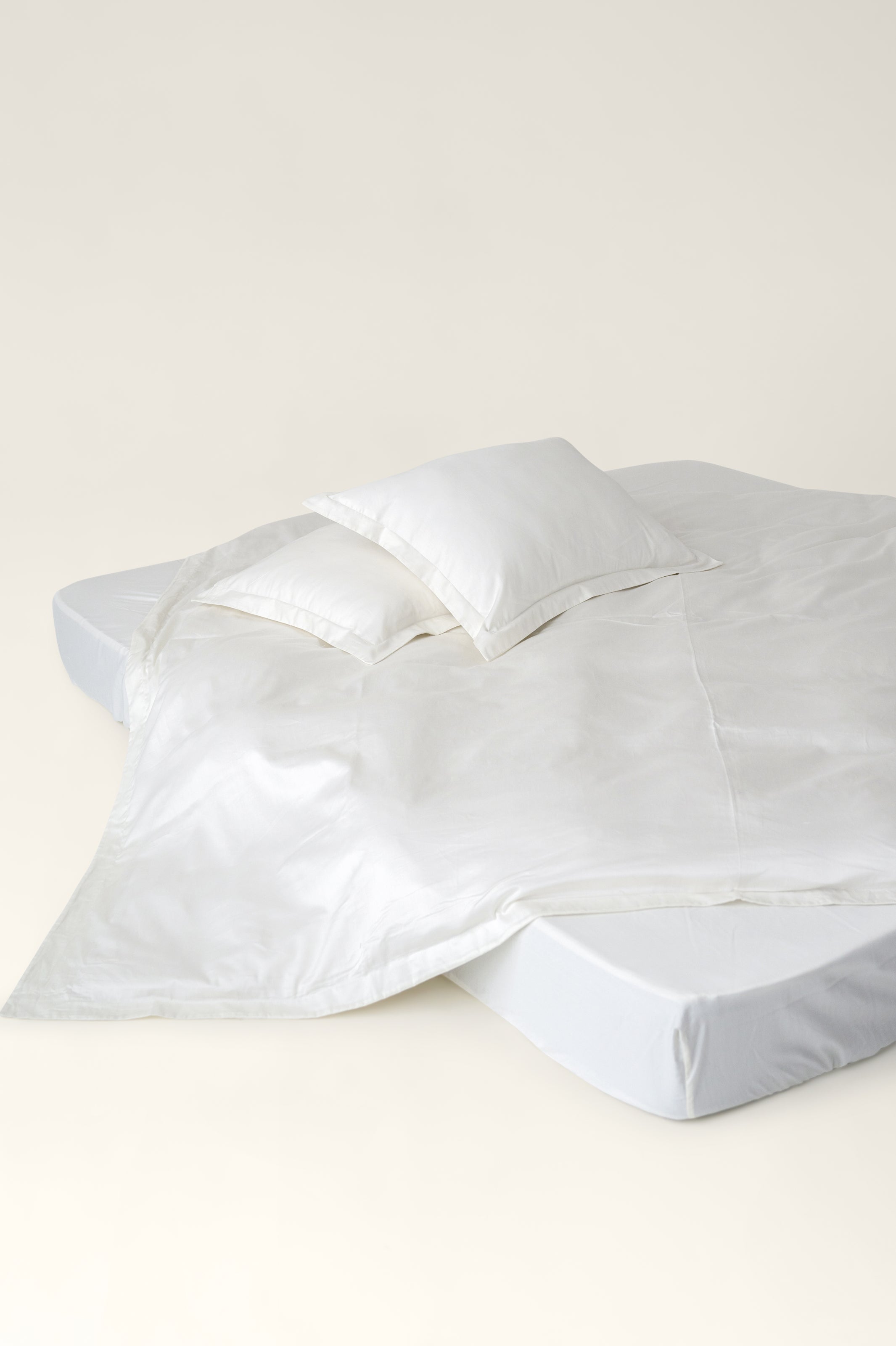 Satin bedding Ivory