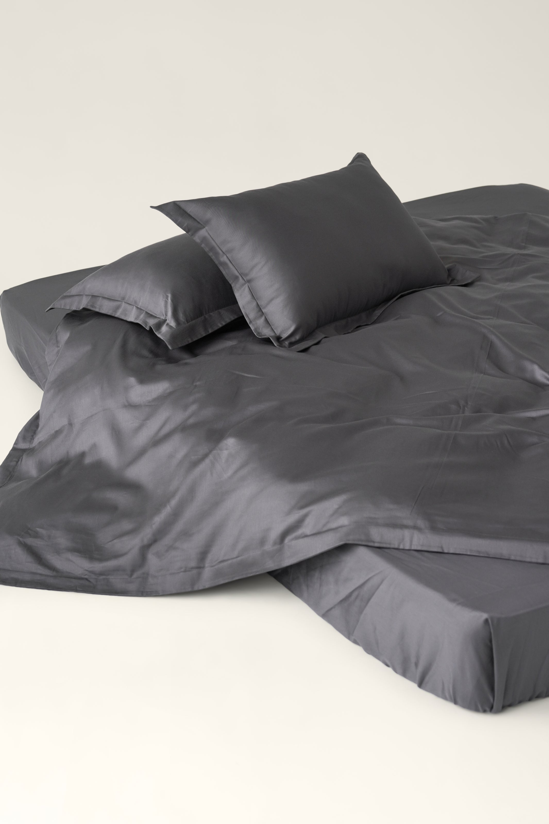 Satin bedding Graphite