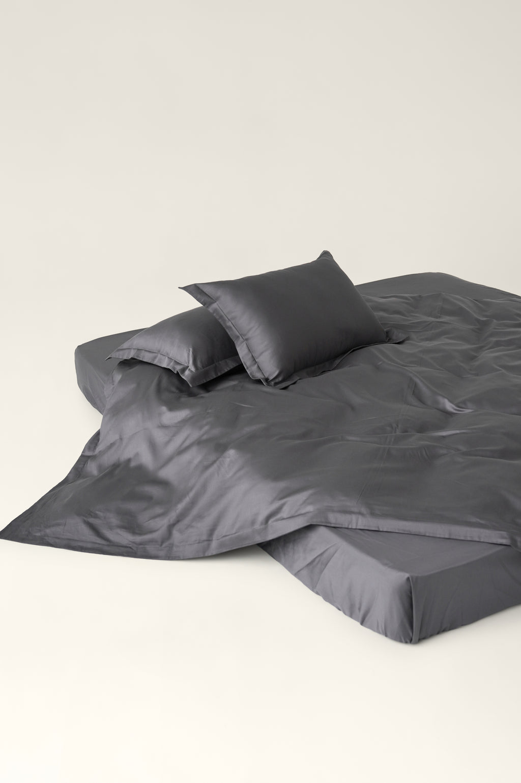 Satin bedding Graphite