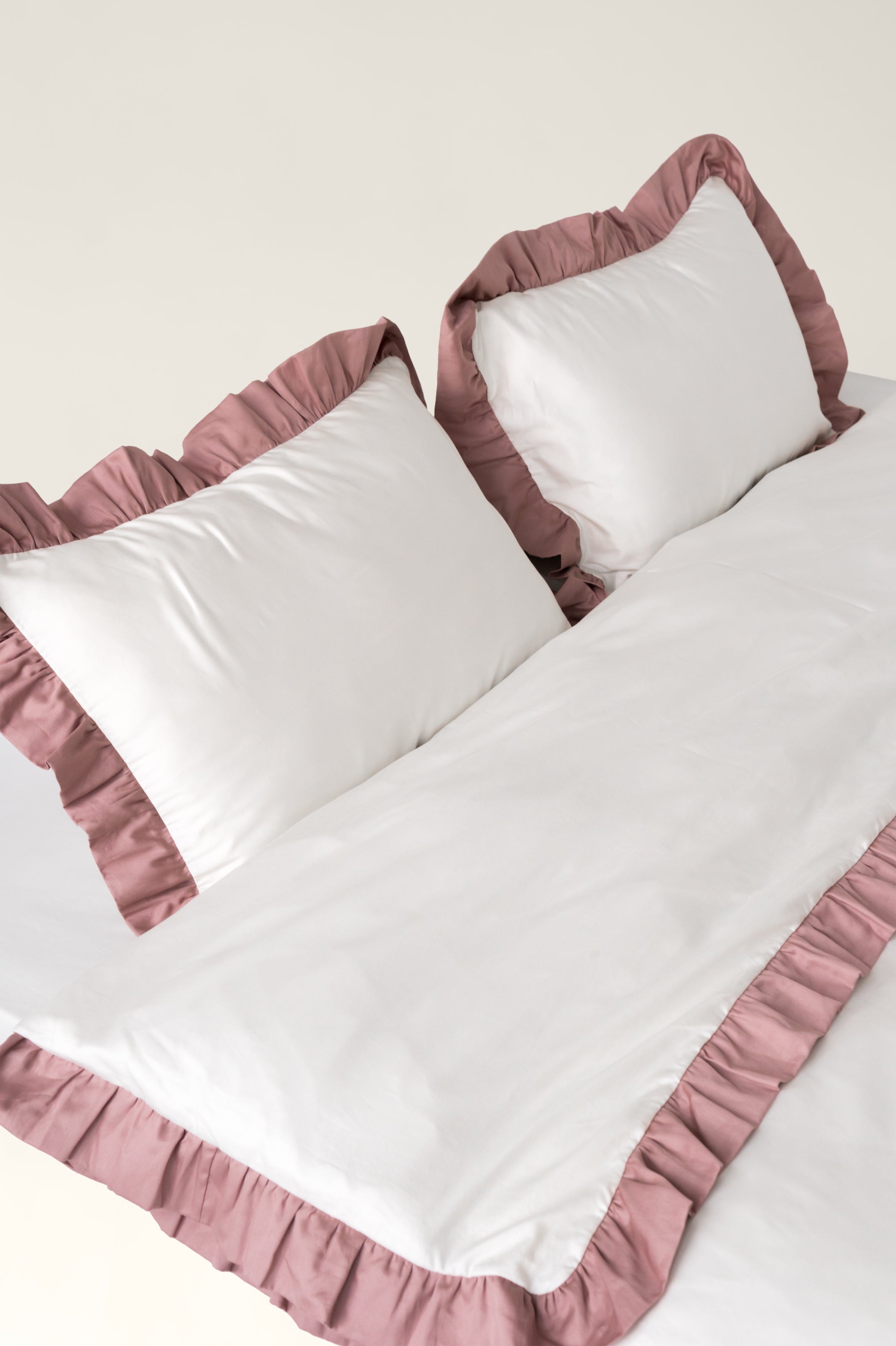 Savoy ruffled satin pillowcases
