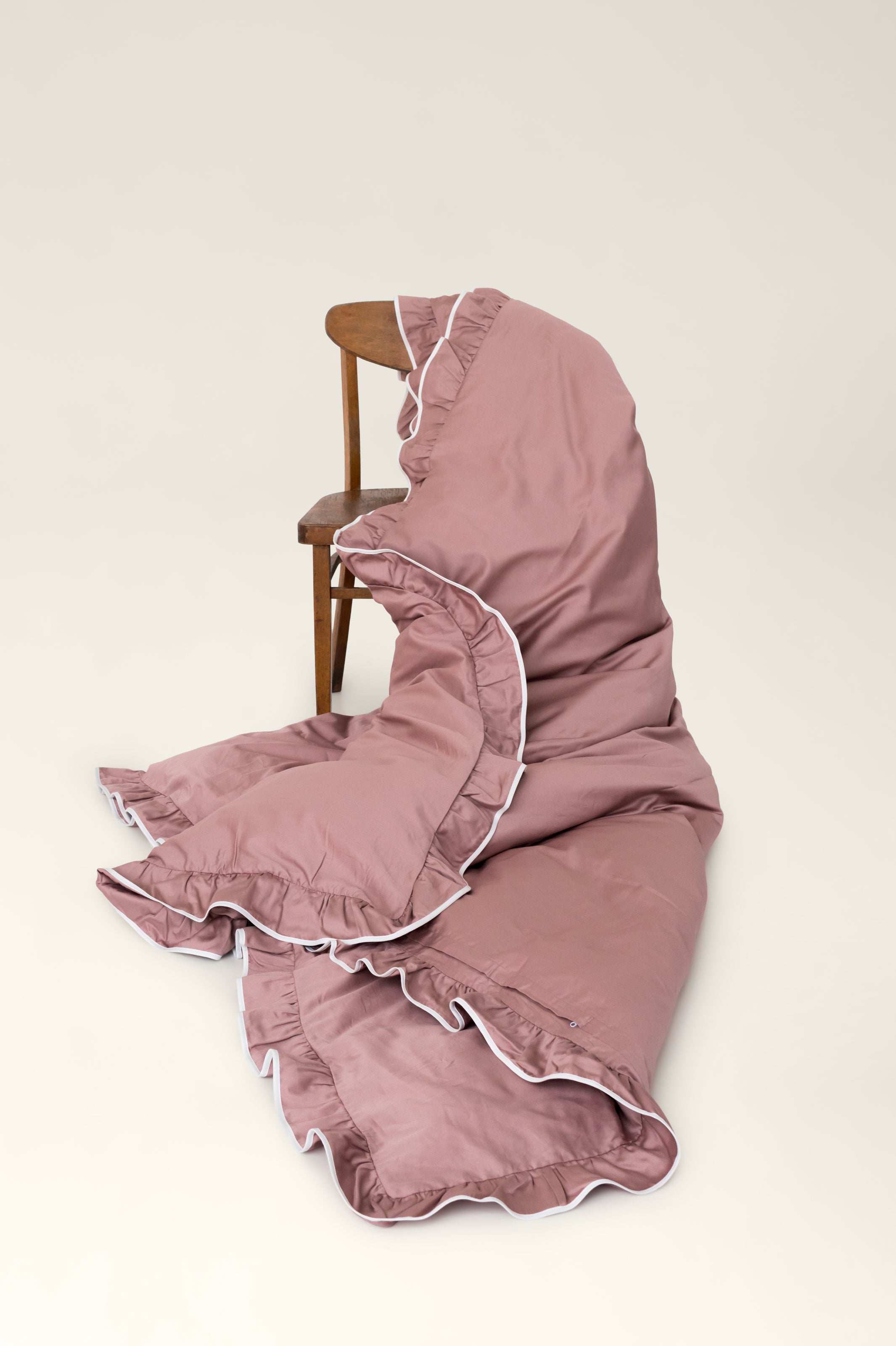 Ruffle satin bedding set – Ely