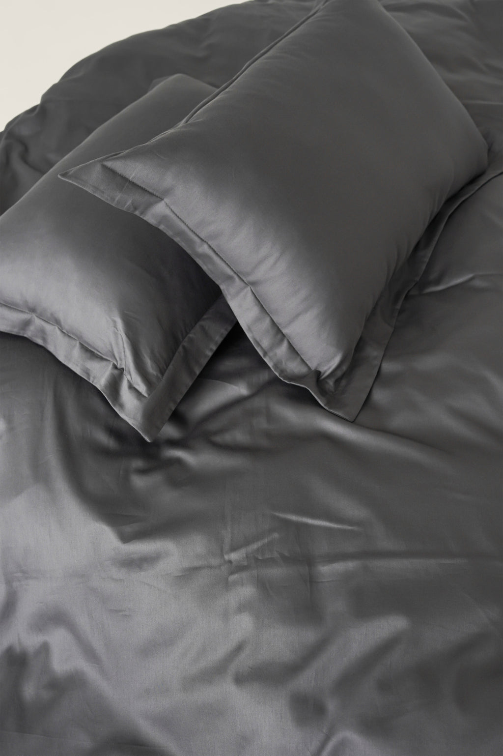 Satin bedding Graphite