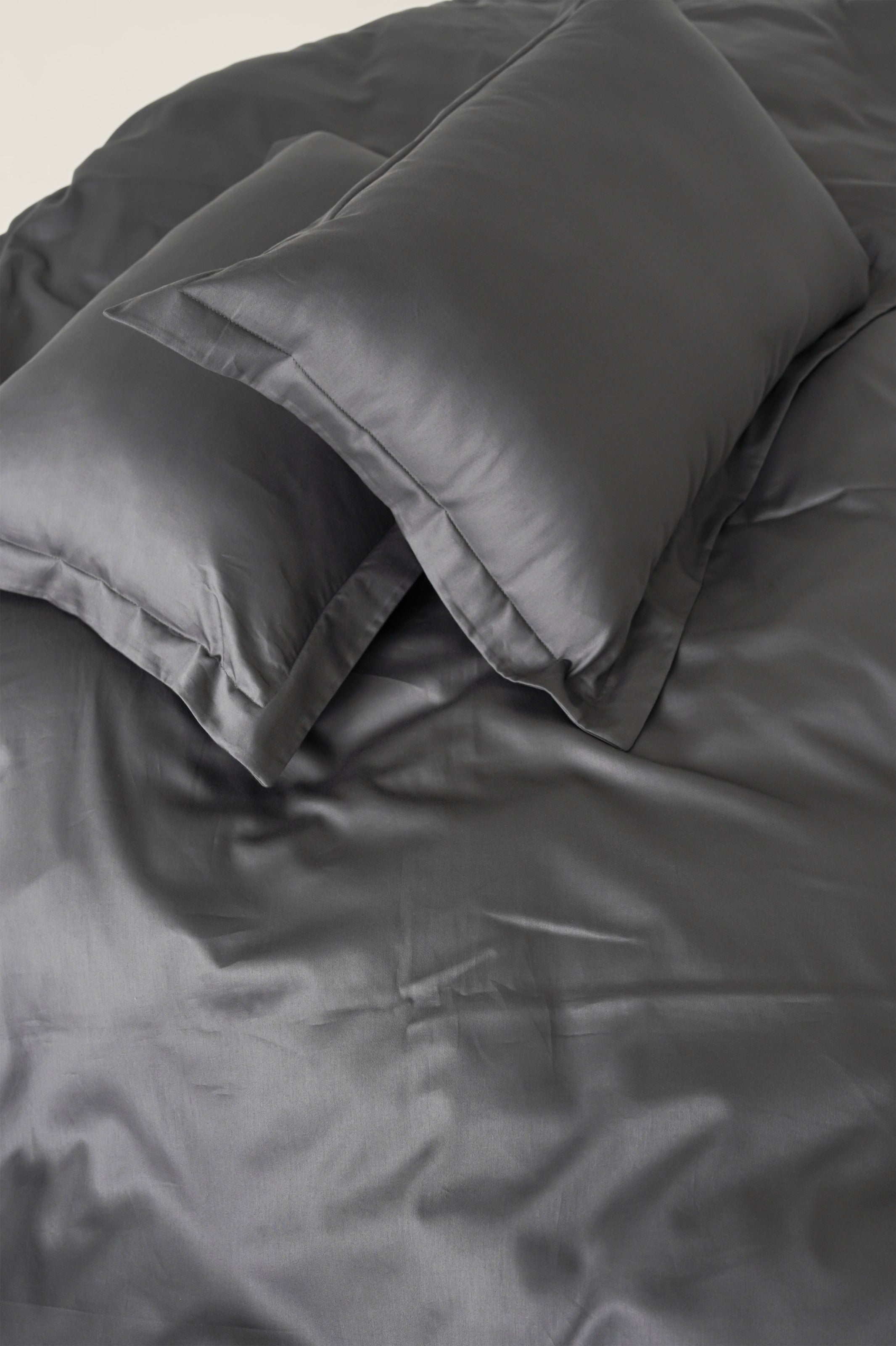 Satin bedding Graphite
