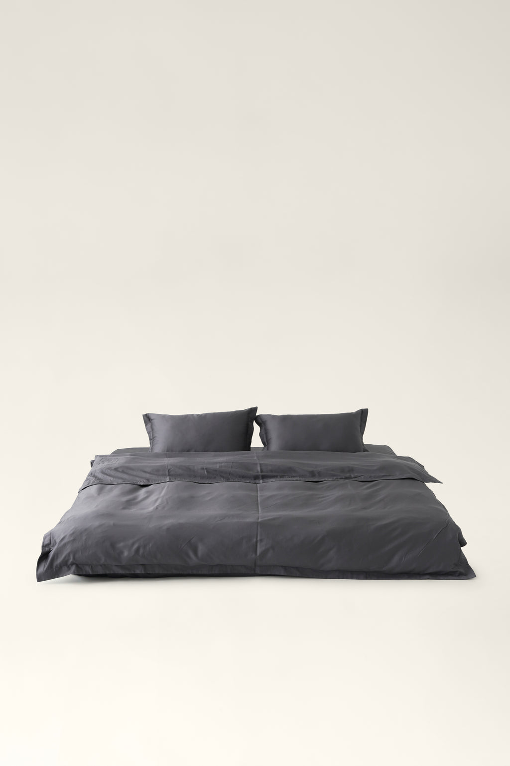 Satin bedding Graphite