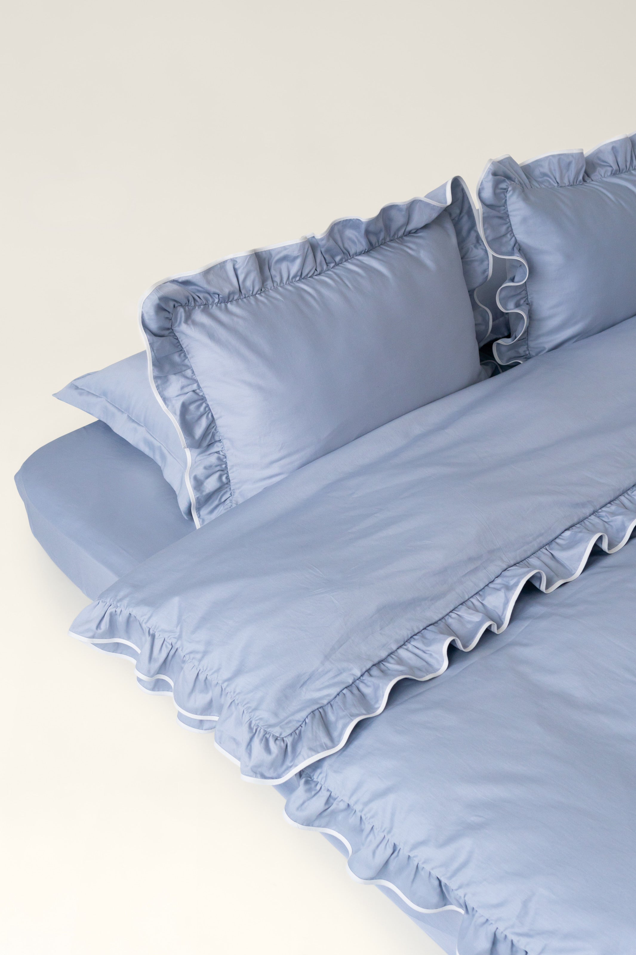 Ruffle satin bedding set – Delphi