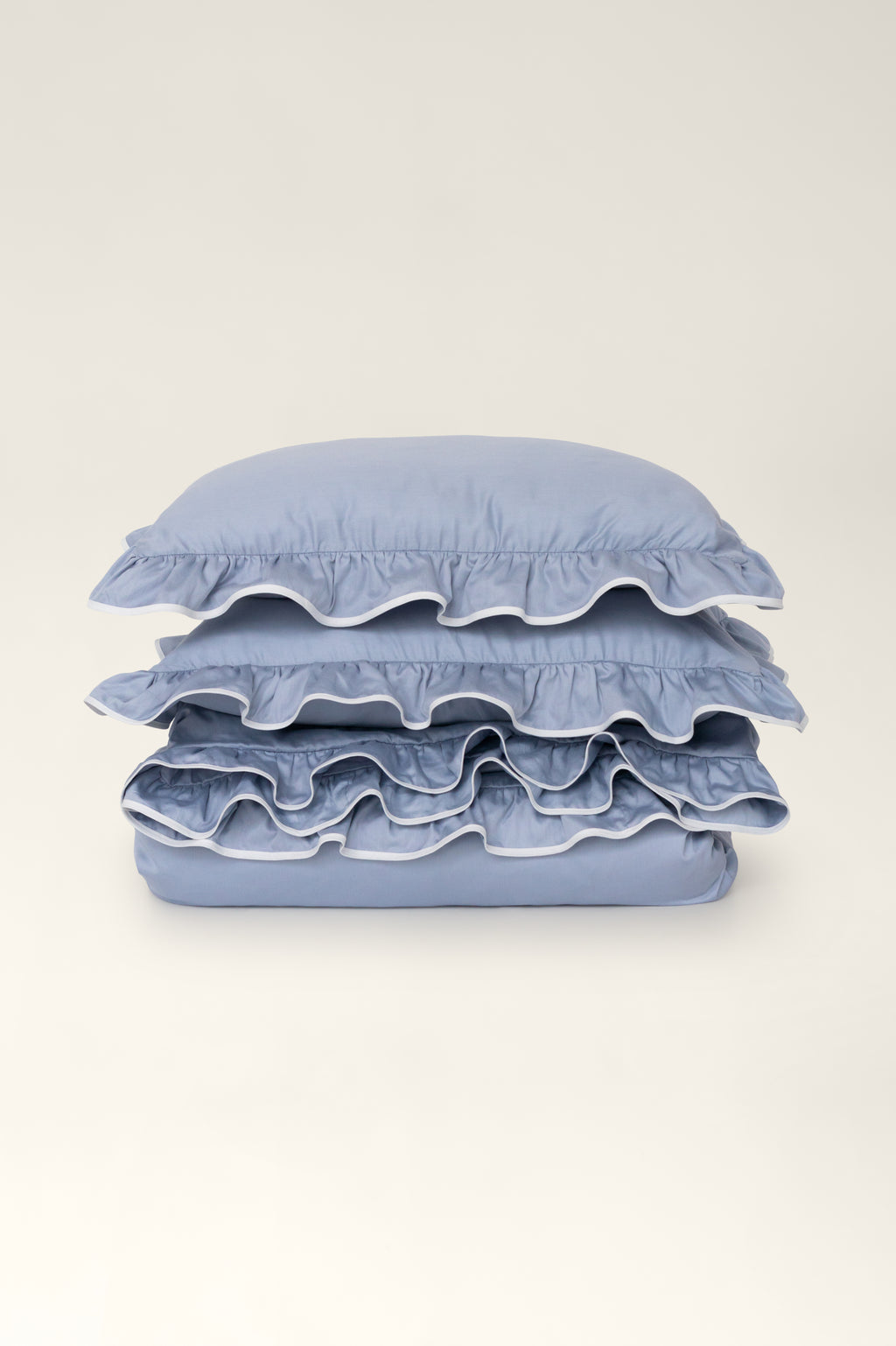 Ruffle satin pillowcases with white piping – Delphi