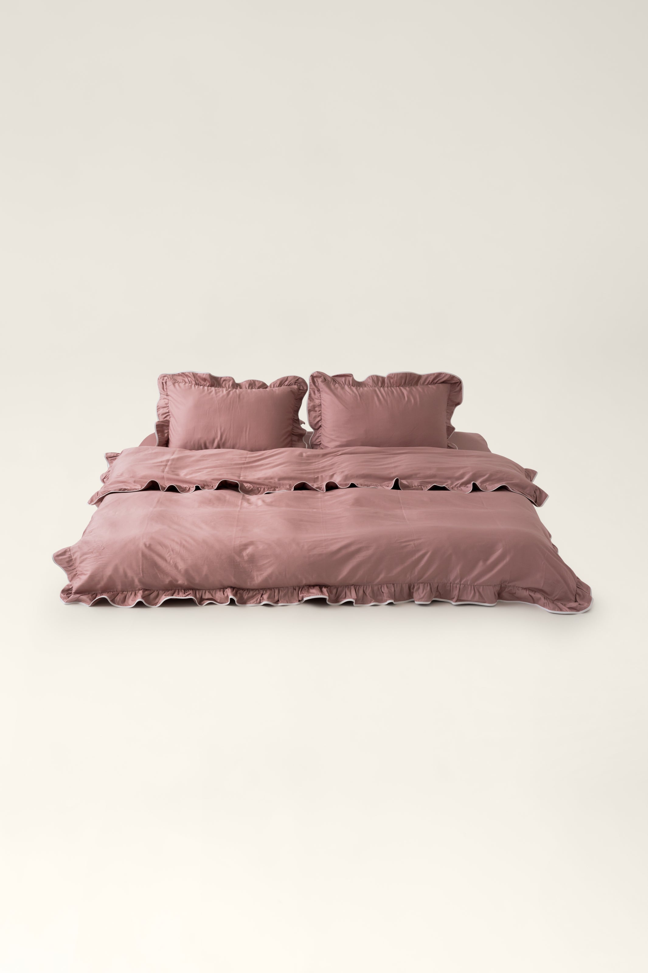 Ely ruffled satin pillowcases
