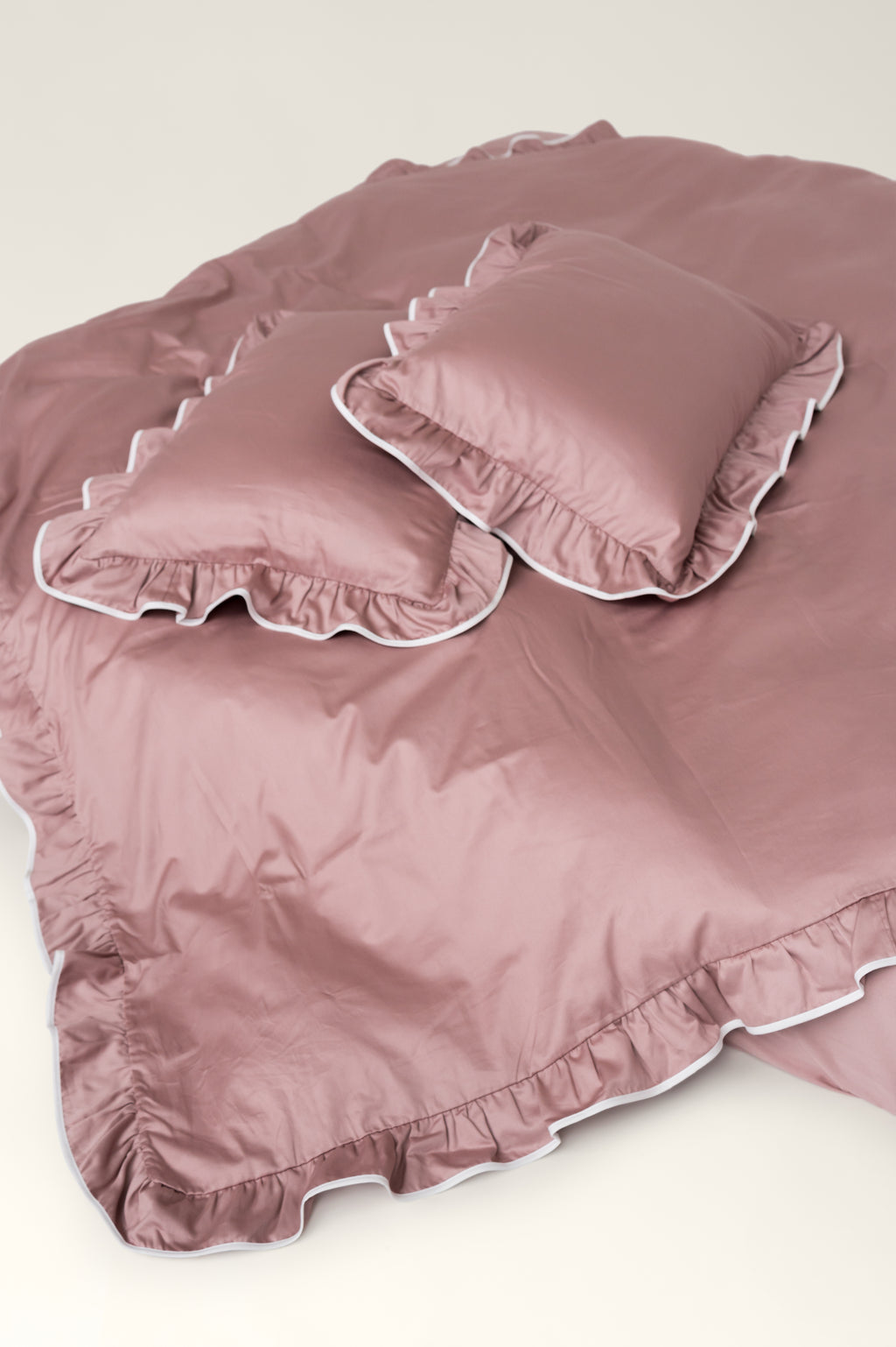 Ely ruffled satin pillowcases