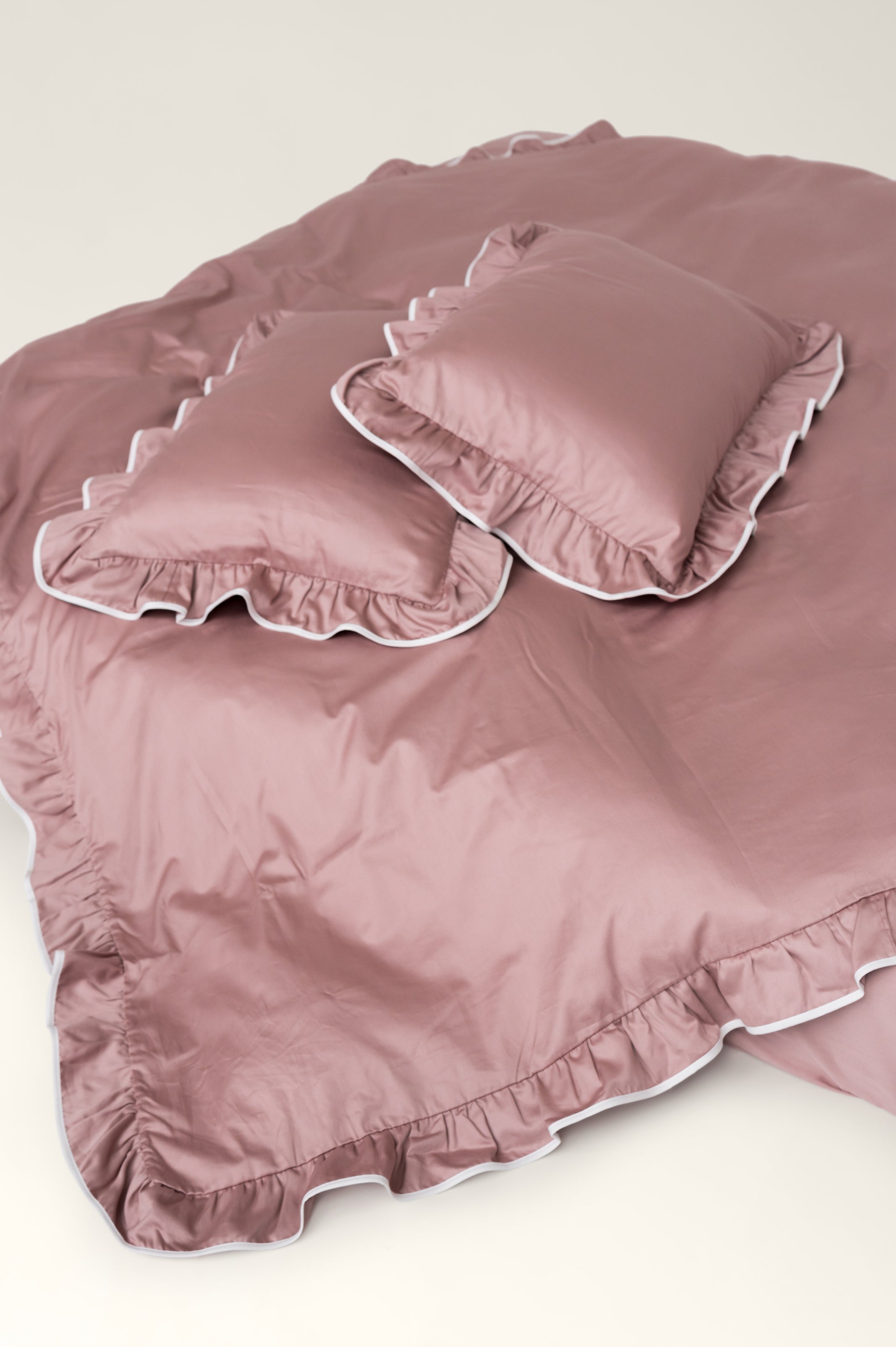 Ely ruffled satin pillowcases