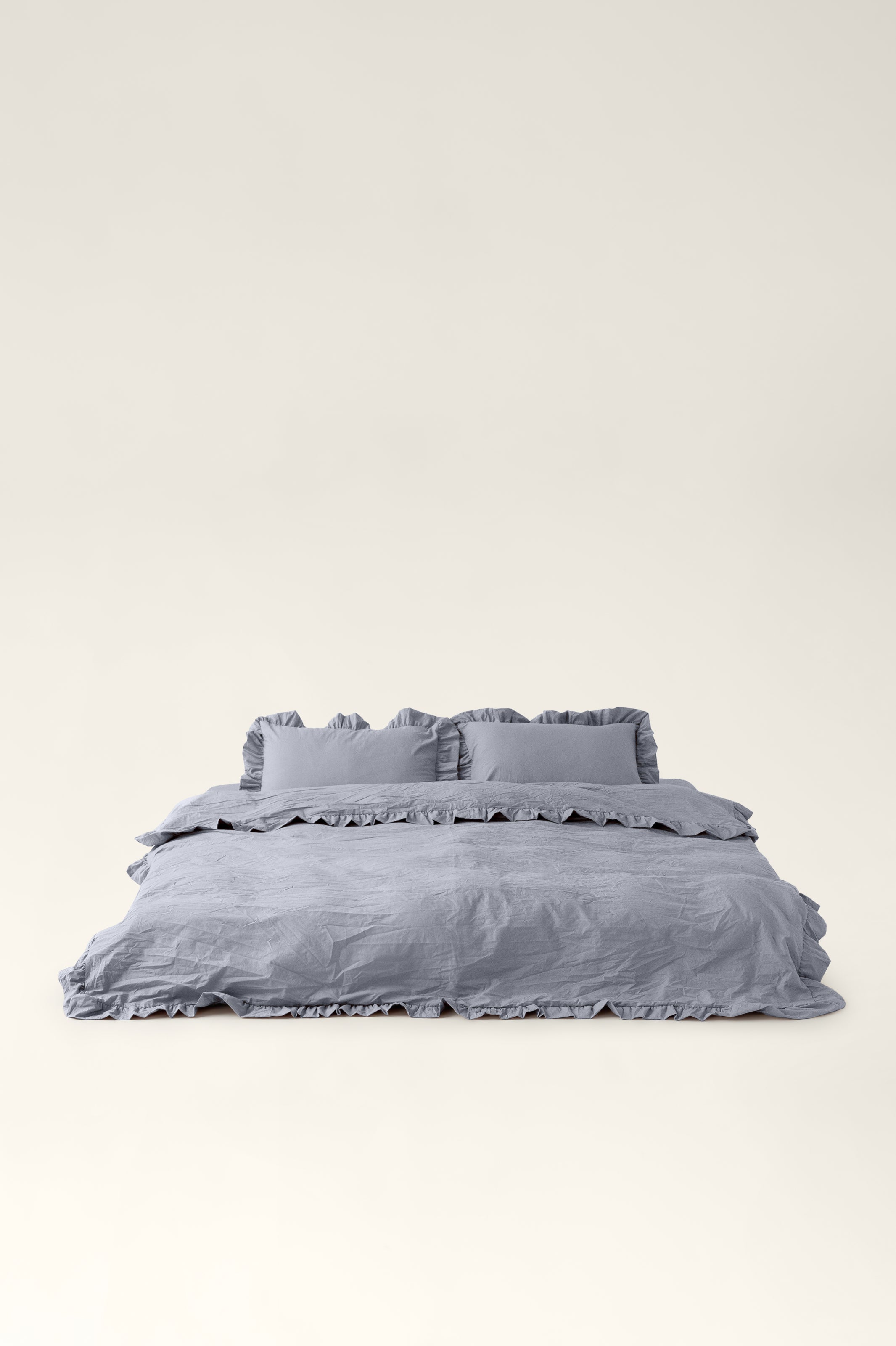 Washed cotton pillowcases with ruffles Ash