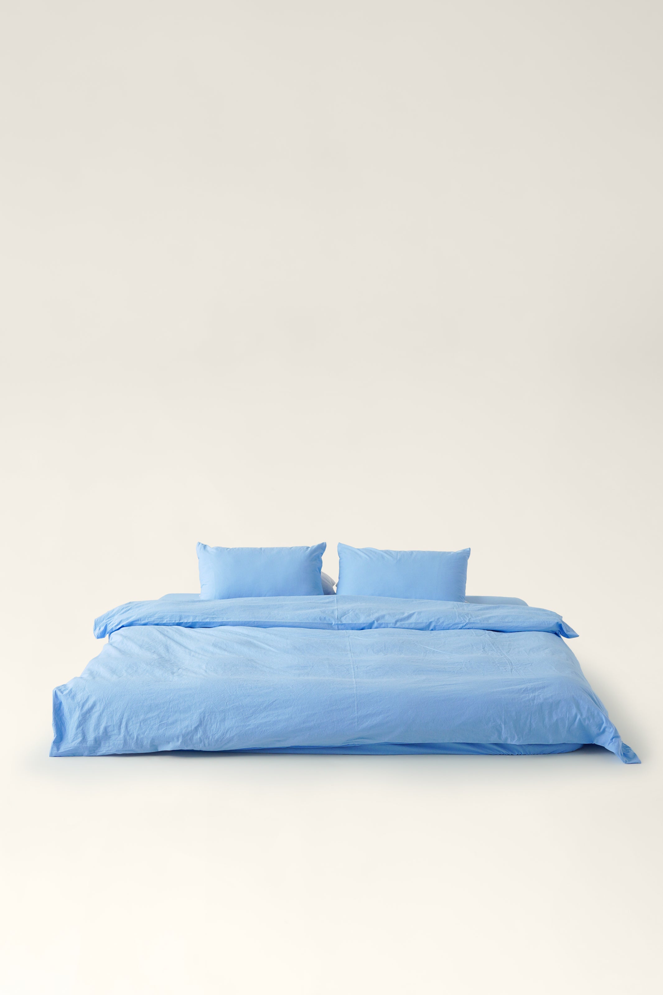 Washed cotton pillowcases with ruffles Sky