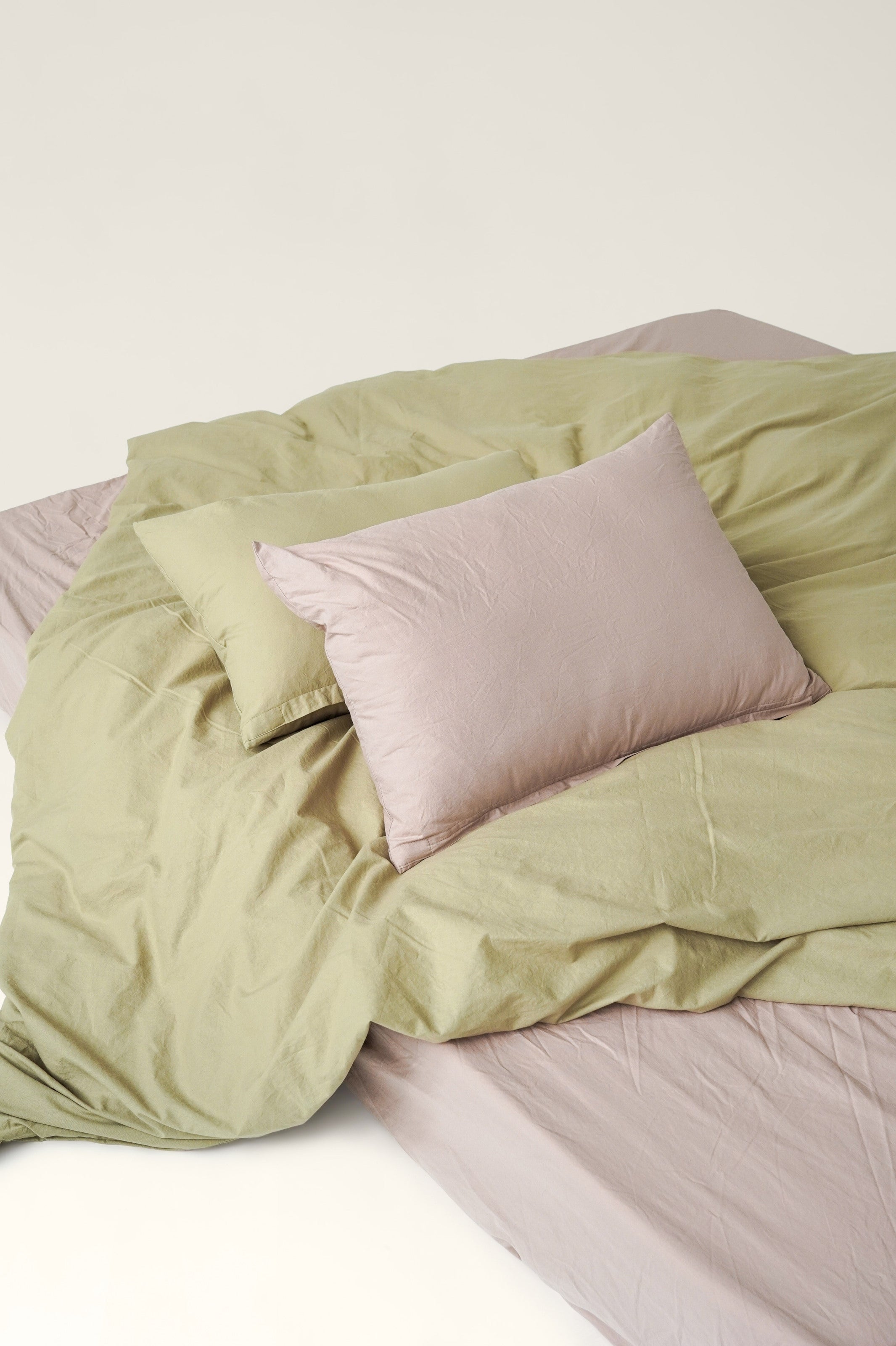 Washed cotton bedding Pistachio & Sand