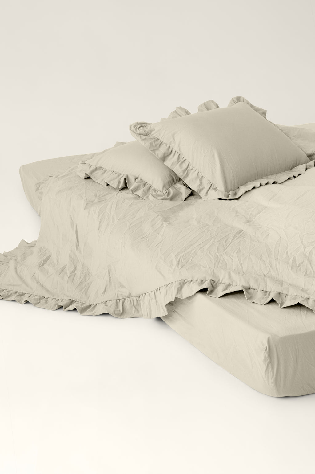 Washed cotton bedding with ruffles Brie