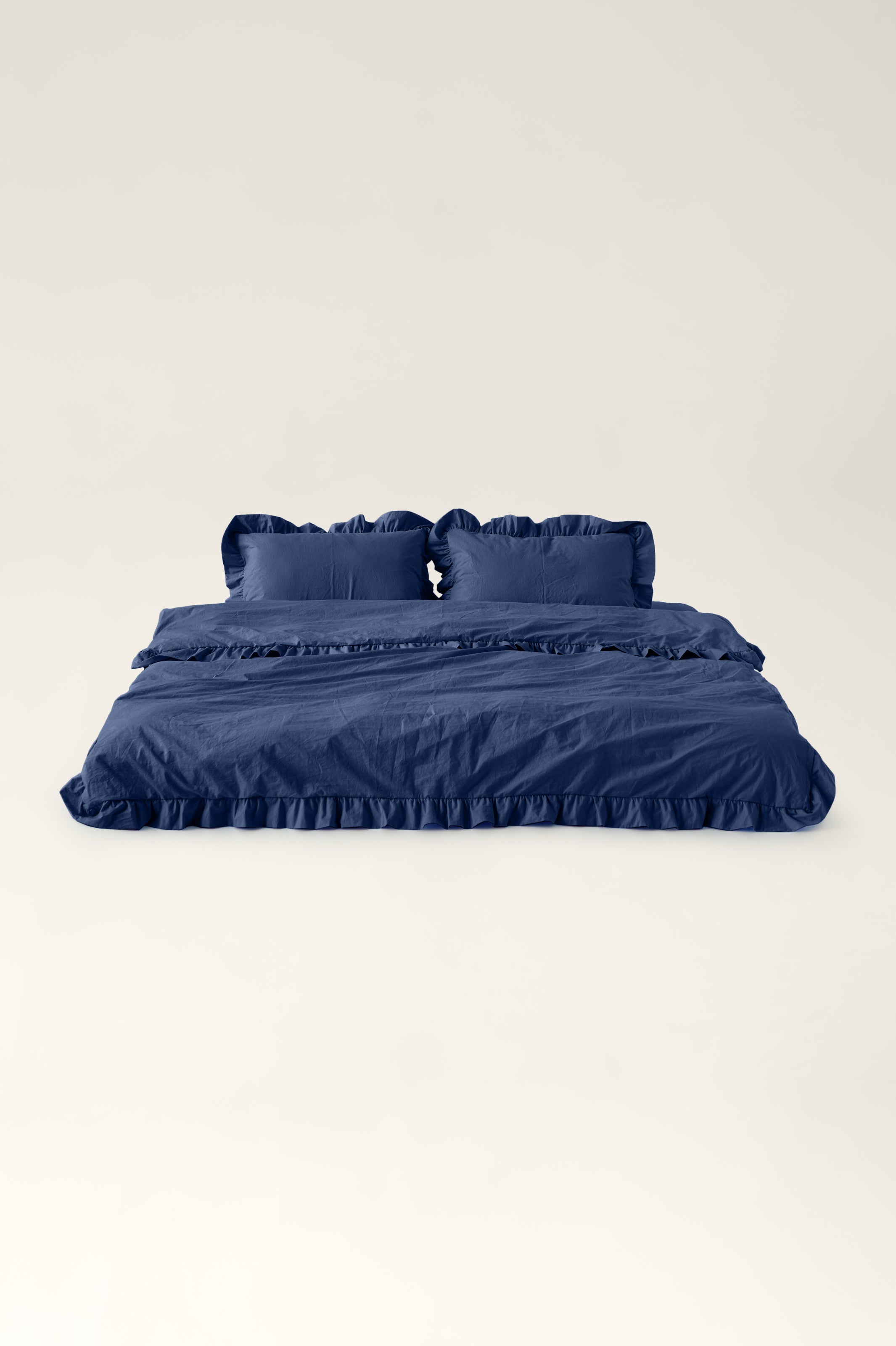 Washed cotton bedding with ruffles Navy