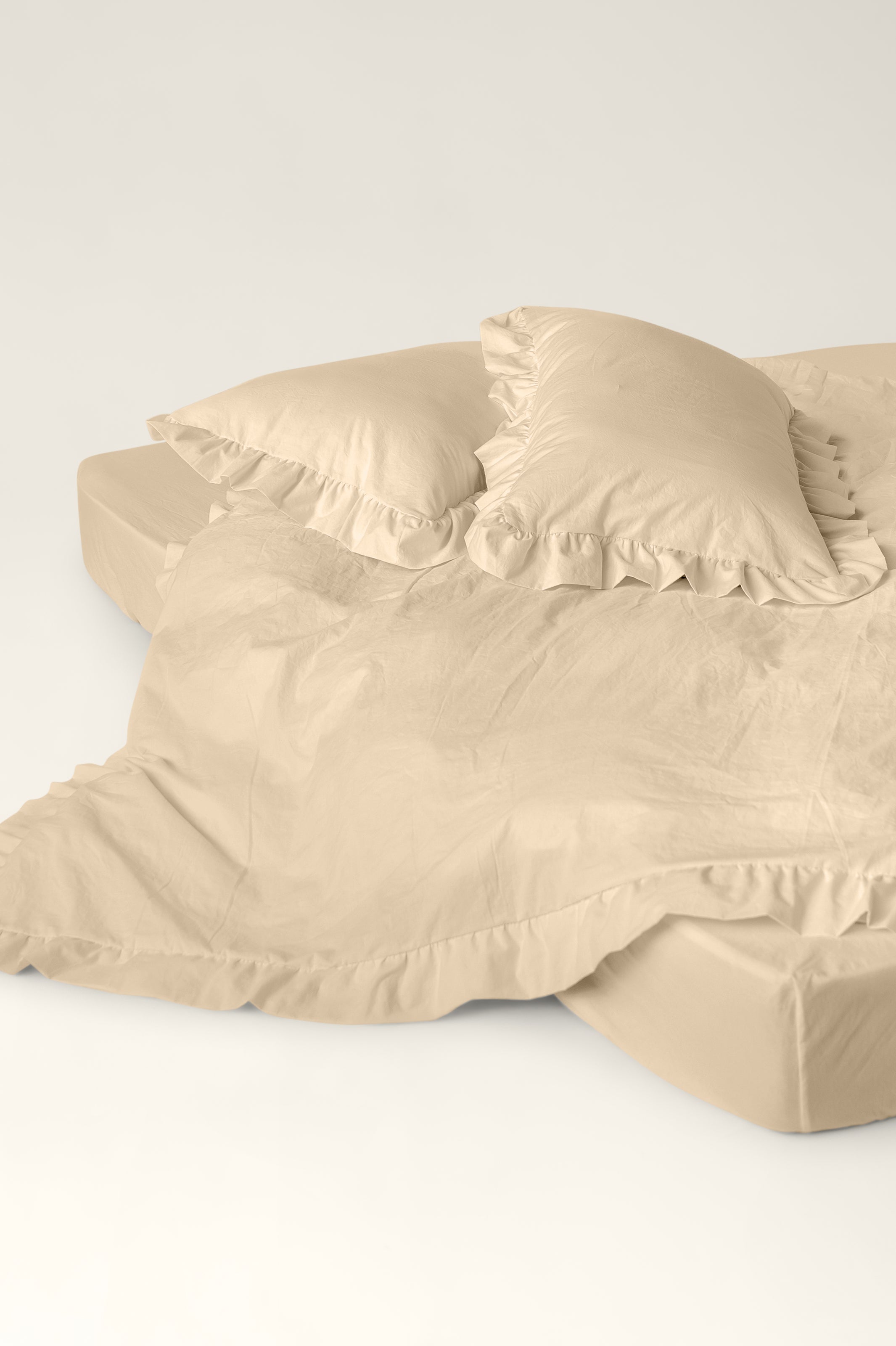 Washed cotton bedding with ruffles Oat