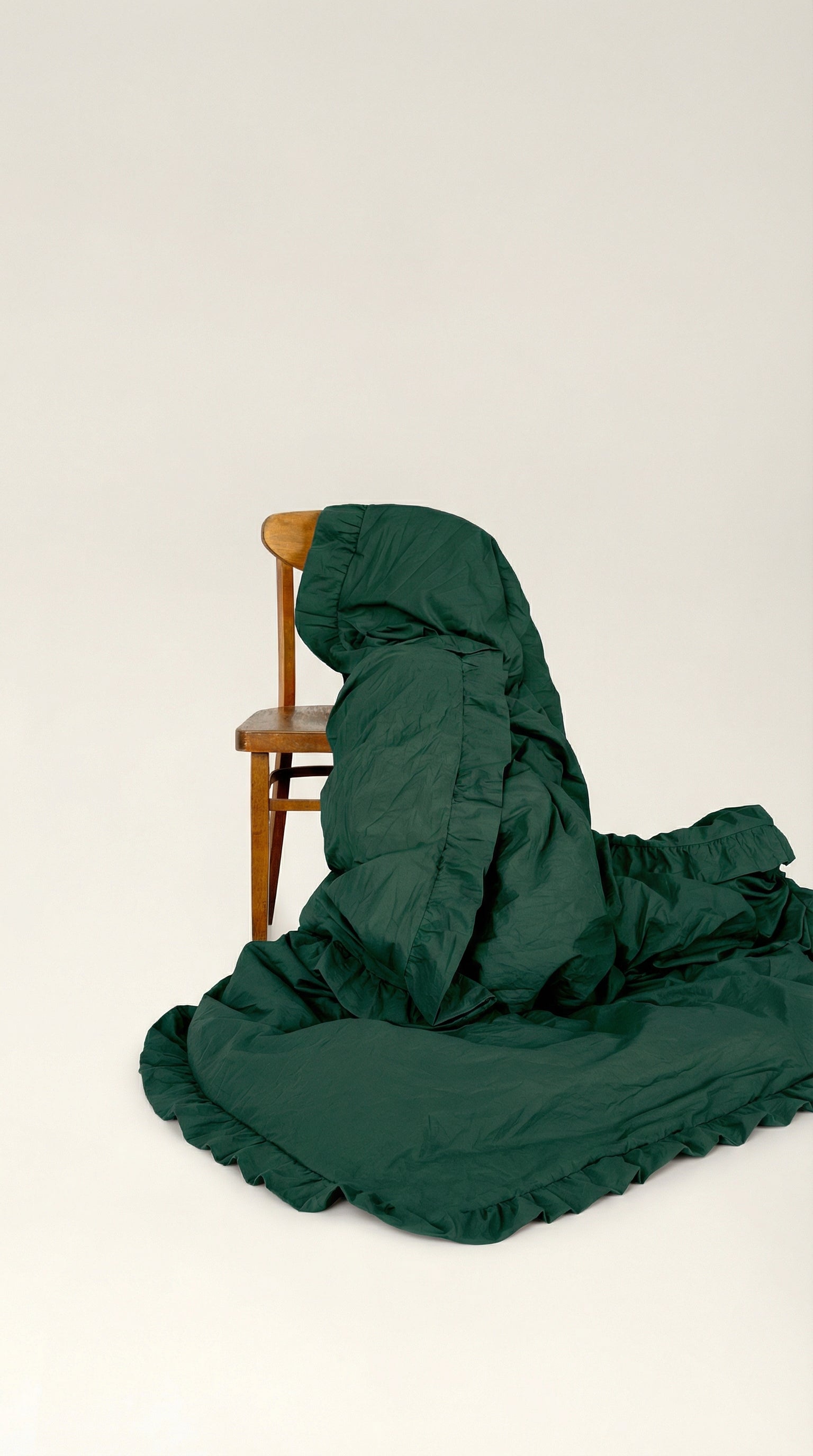 Washed cotton bedding with ruffles Moss