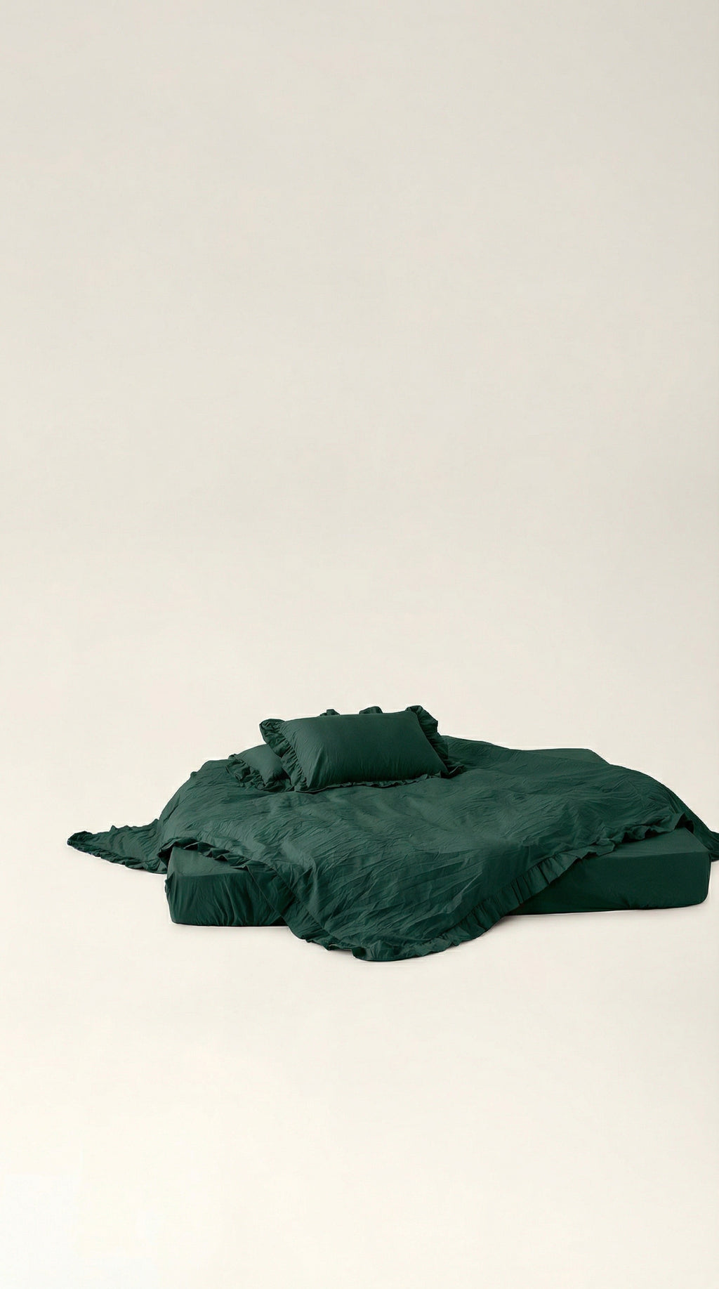 Washed cotton bedding with ruffles Moss
